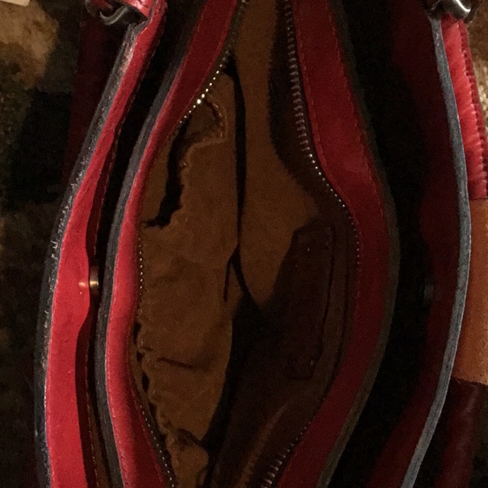 🌹Patricia Nash Red Roses Embossed Leather Bag🌹 - Picture 6 of 9